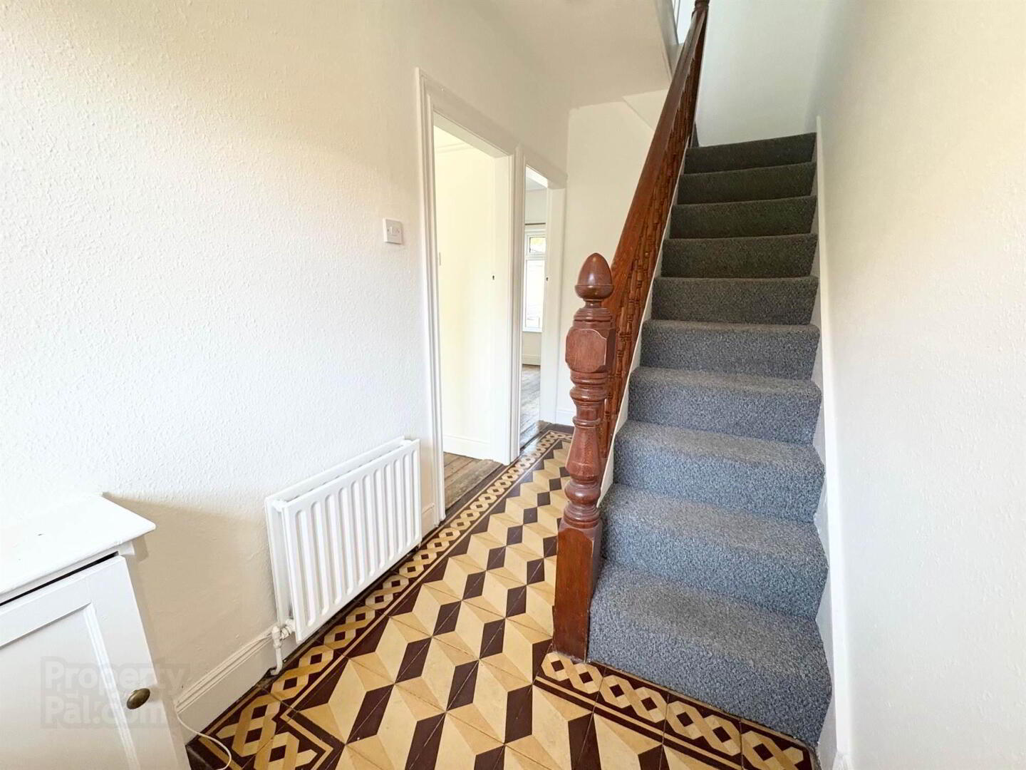 24 Eastleigh Crescent 3 of 13
