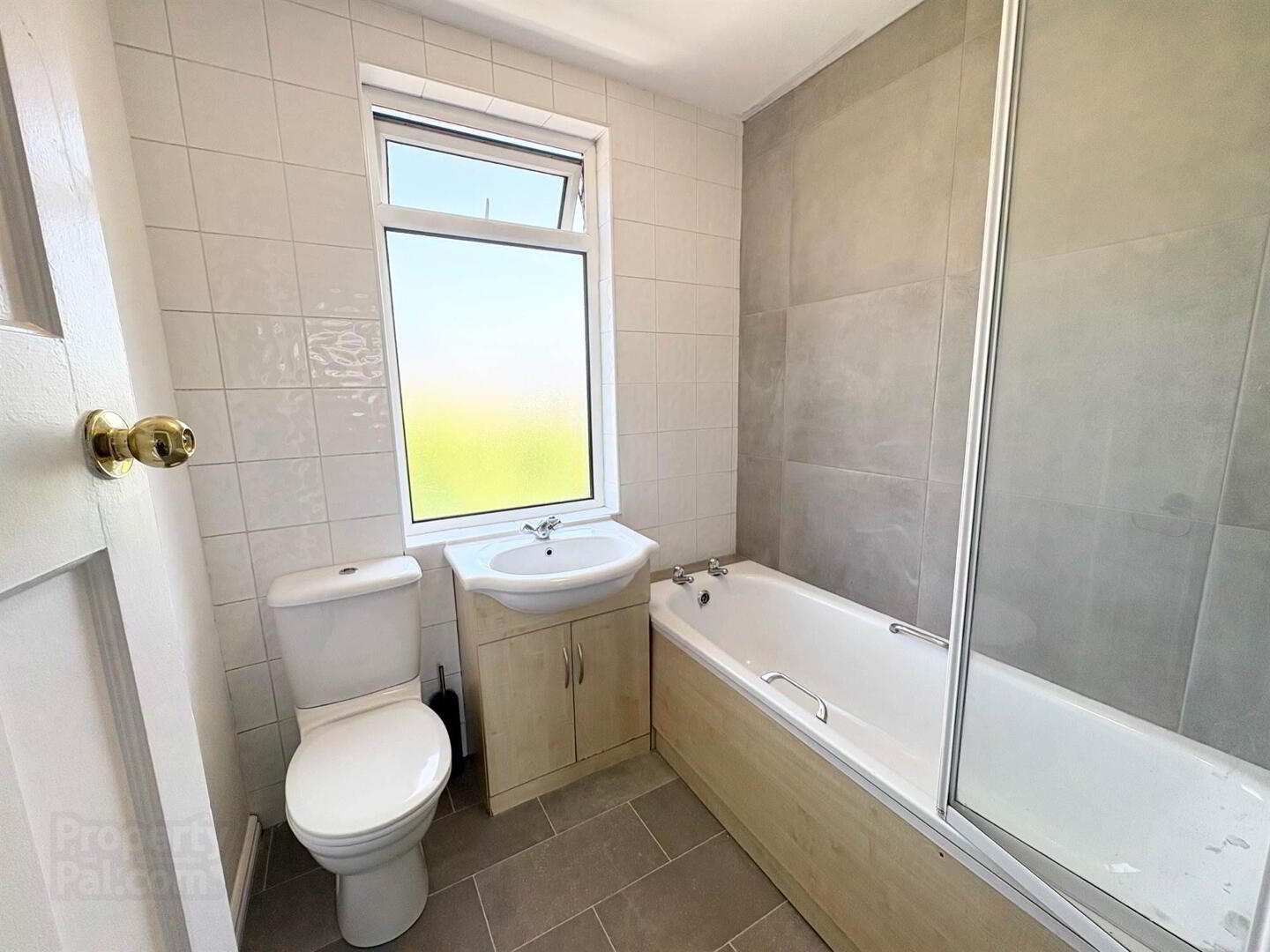 24 Eastleigh Crescent 12 of 13
