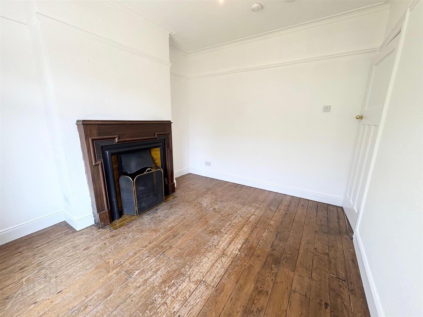 24 Eastleigh Crescent 5 of 13