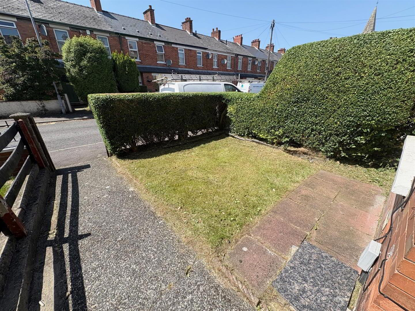 24 Eastleigh Crescent 2 of 13