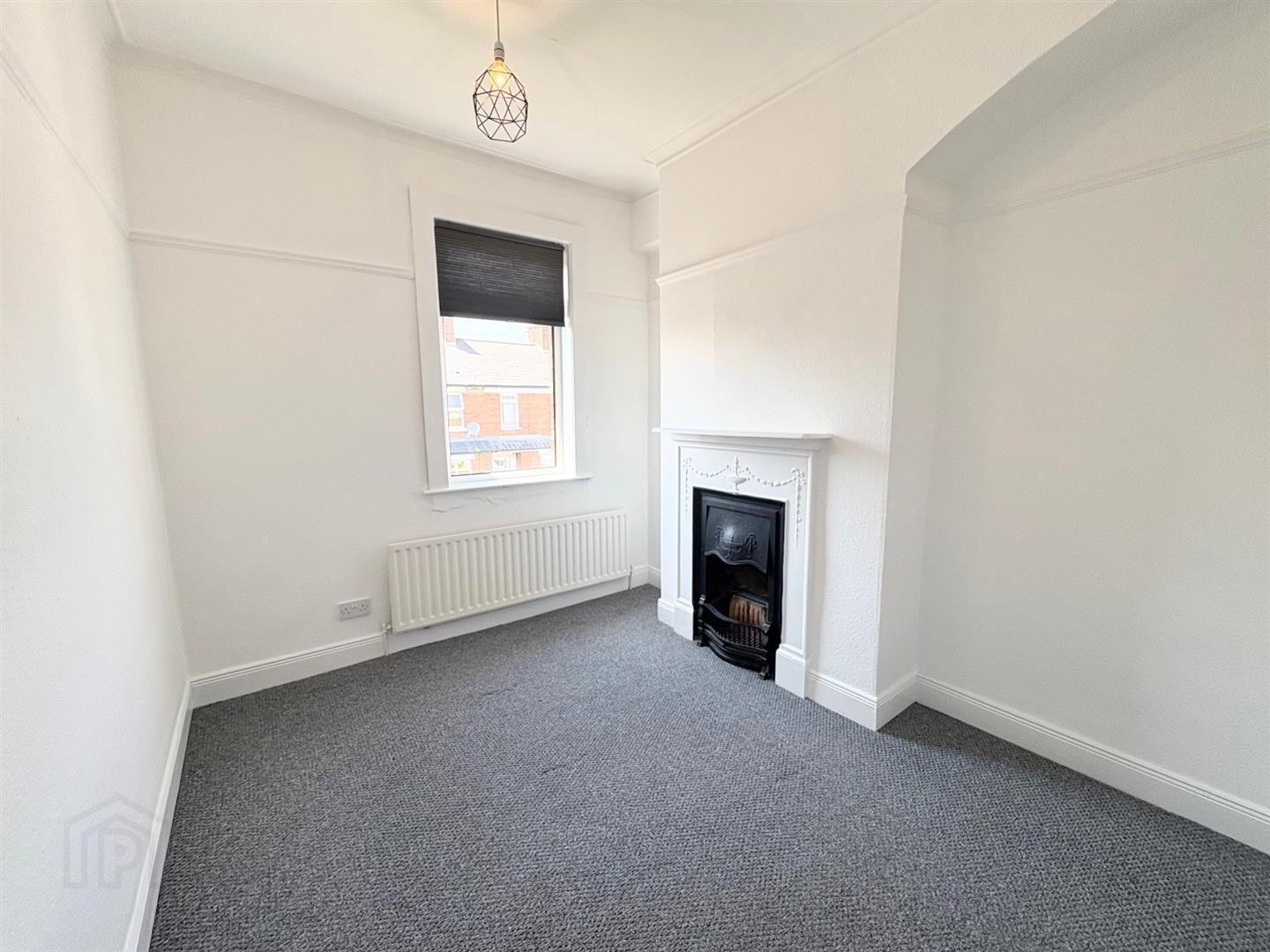 24 Eastleigh Crescent 9 of 13