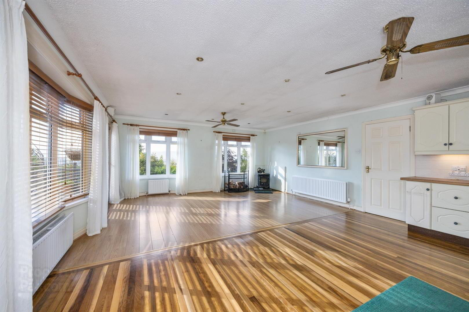 156a Upper Knockbreda Road 14 of 31