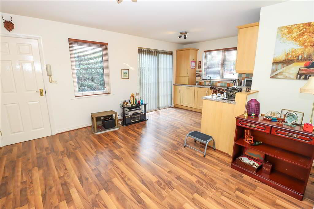 1 Dunlady Court 4 of 11