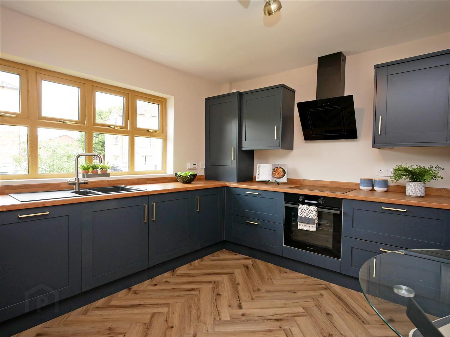 48 Woodrow Gardens 16 of 31