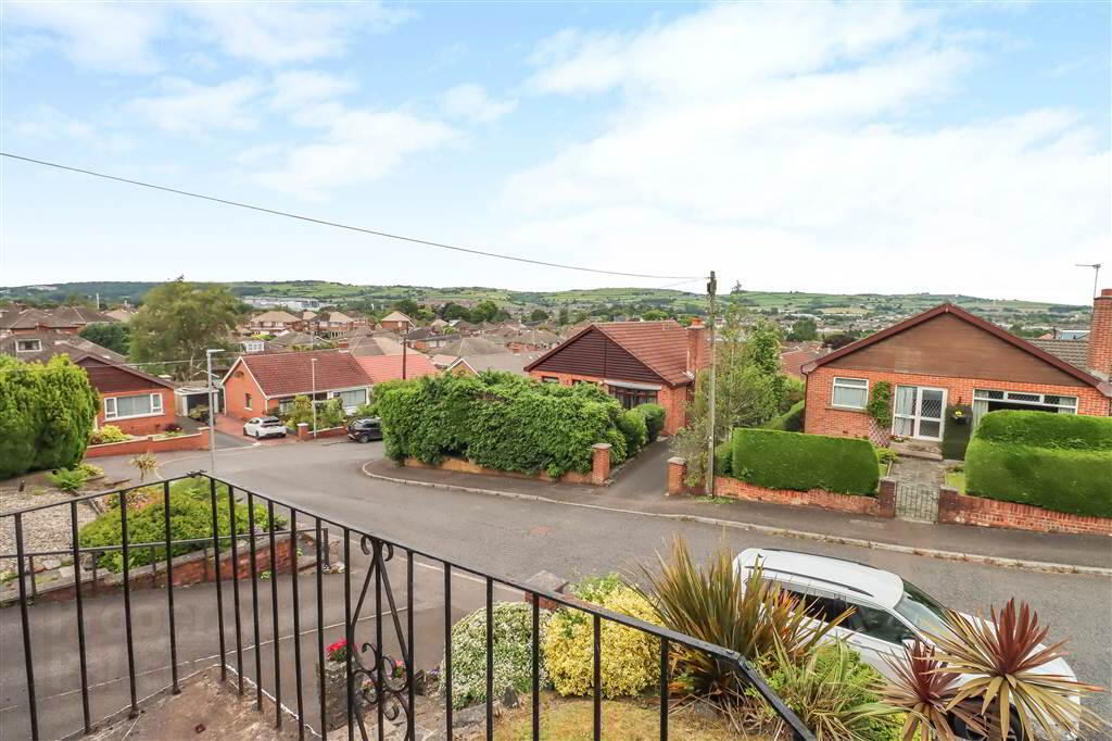 25 Ferndene Gardens 3 of 23