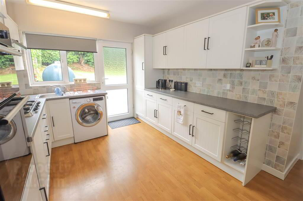 25 Ferndene Gardens 9 of 23