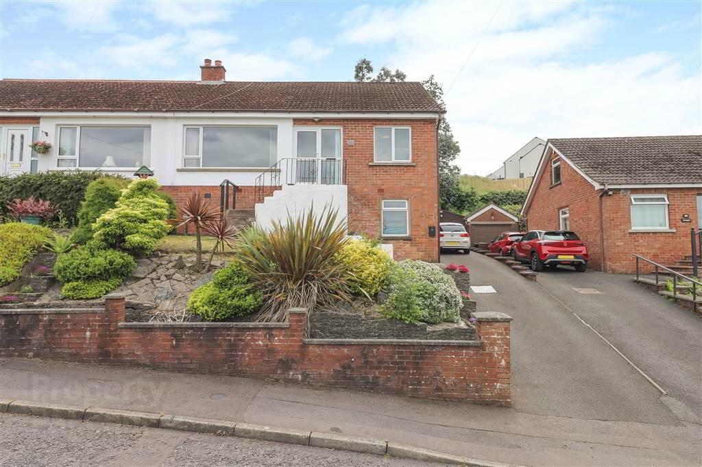 25 Ferndene Gardens 2 of 23