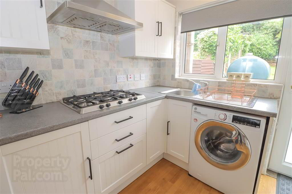 25 Ferndene Gardens 10 of 23