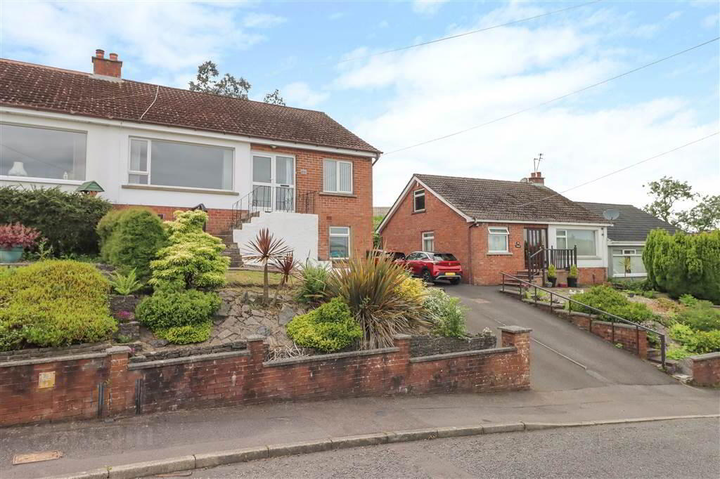 25 Ferndene Gardens 1 of 23