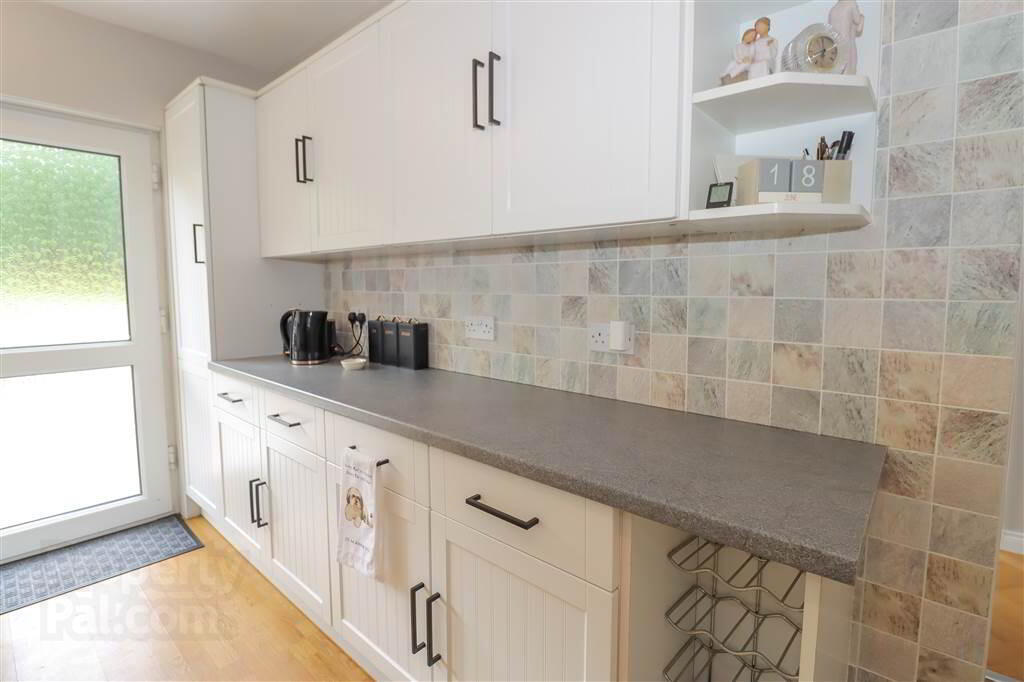 25 Ferndene Gardens 11 of 23