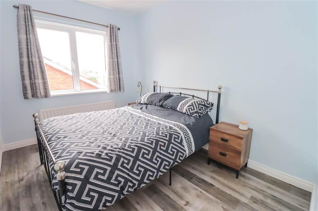 25 Ferndene Gardens 14 of 23