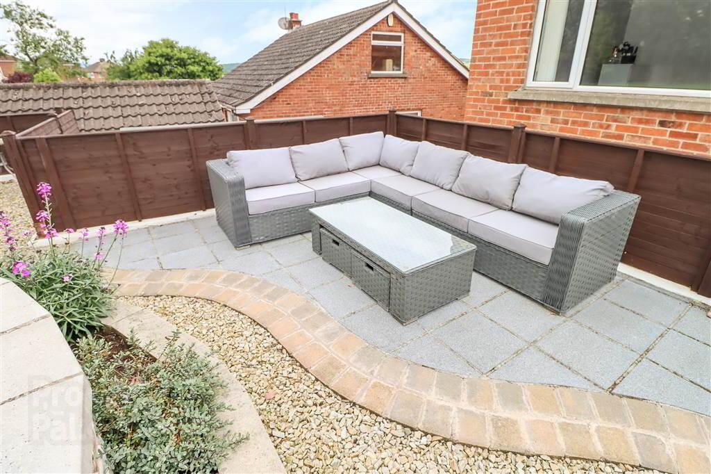 25 Ferndene Gardens 21 of 23