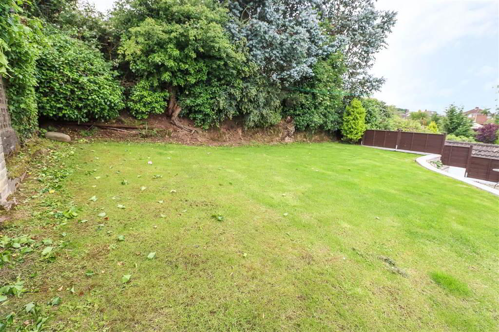 25 Ferndene Gardens 22 of 23