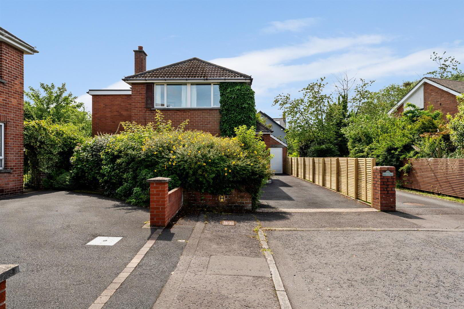 12 Kensington Gardens West 3 of 31