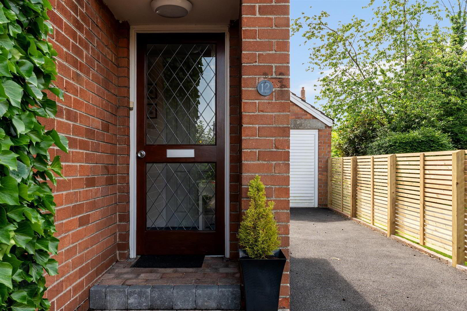 12 Kensington Gardens West 4 of 31