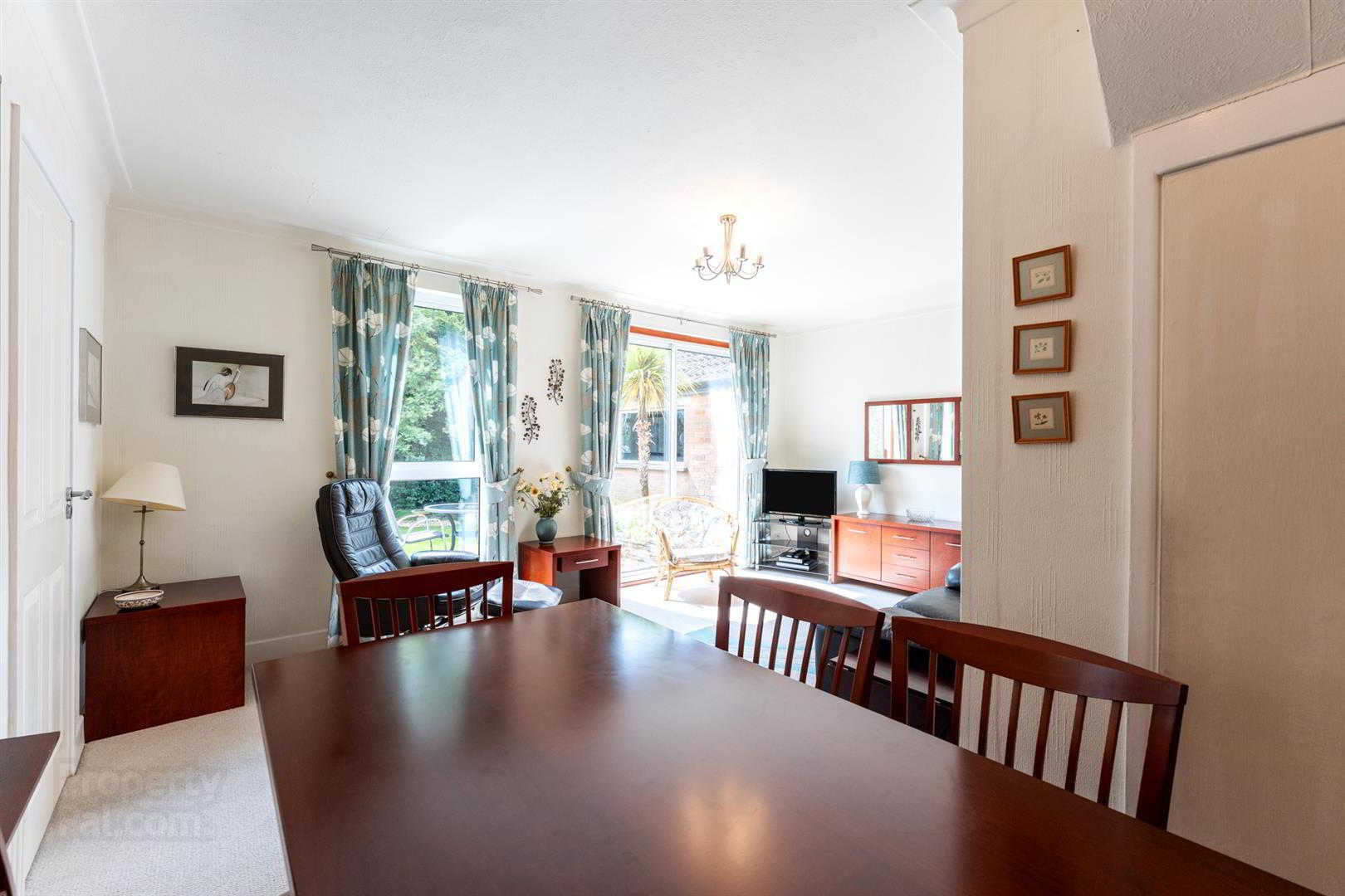 12 Kensington Gardens West 9 of 31