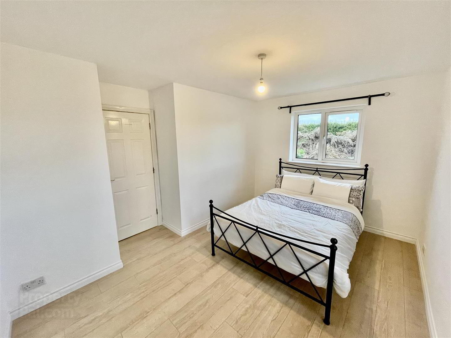 17 Demesne Crescent 10 of 17