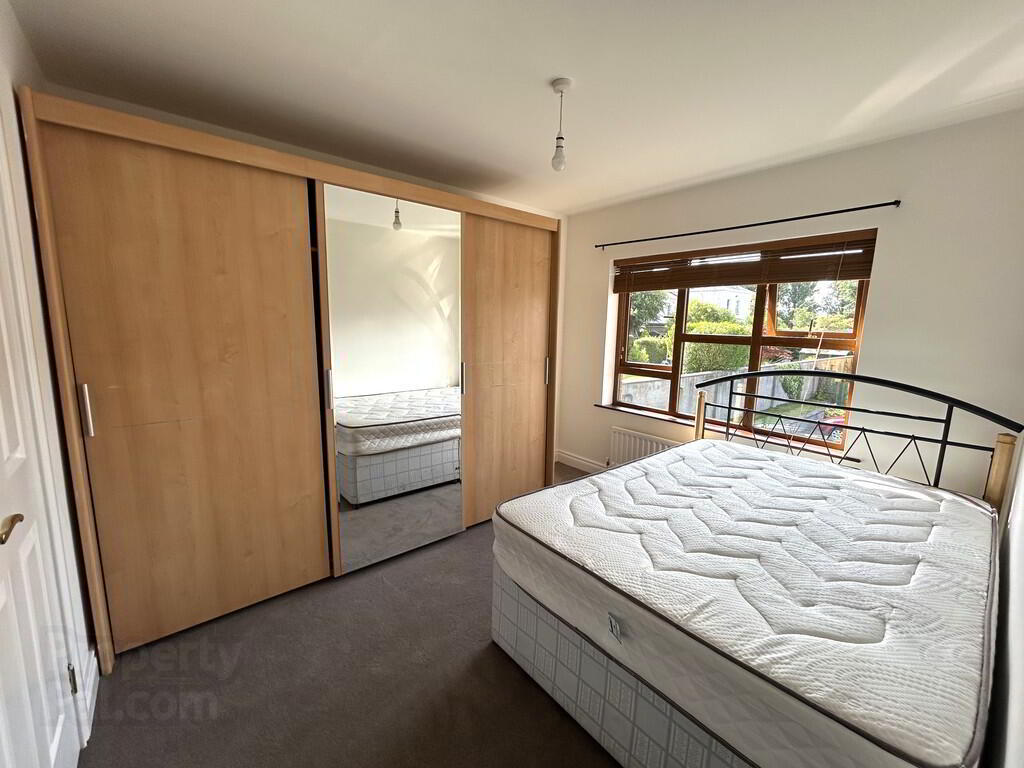 25 Aston Gardens 5 of 7