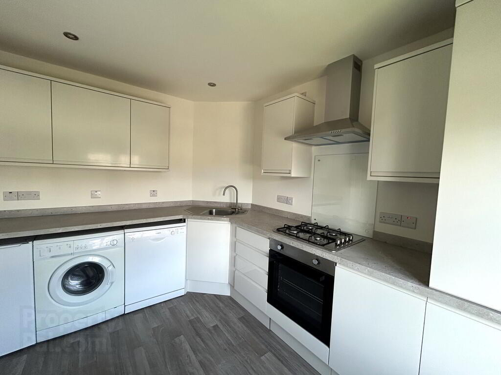 25 Aston Gardens 4 of 7