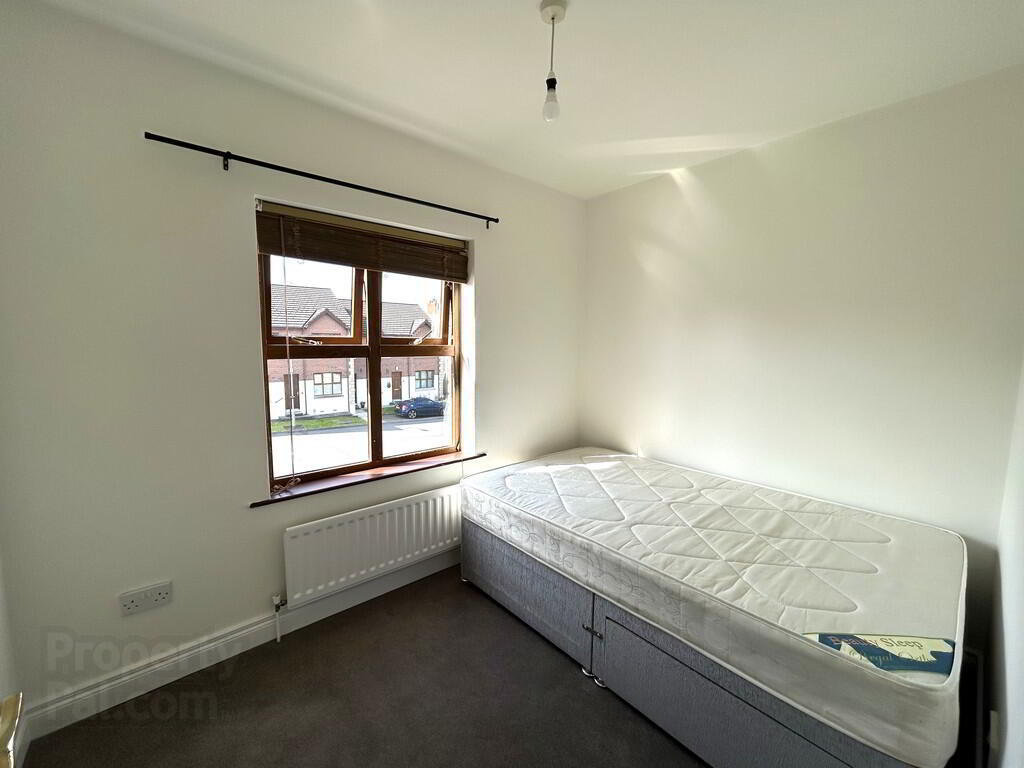 25 Aston Gardens 6 of 7
