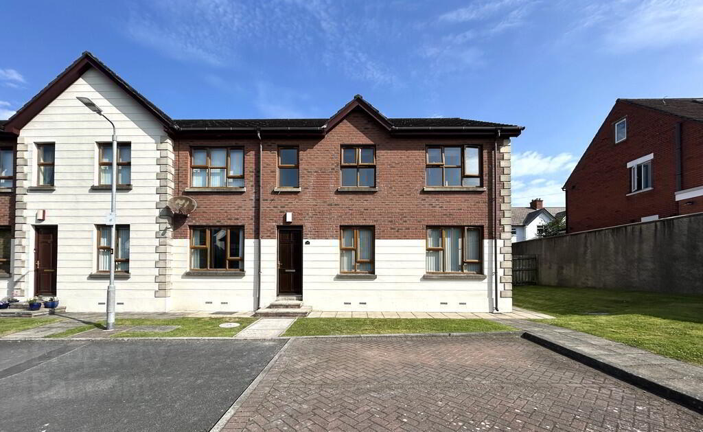 25 Aston Gardens 1 of 7