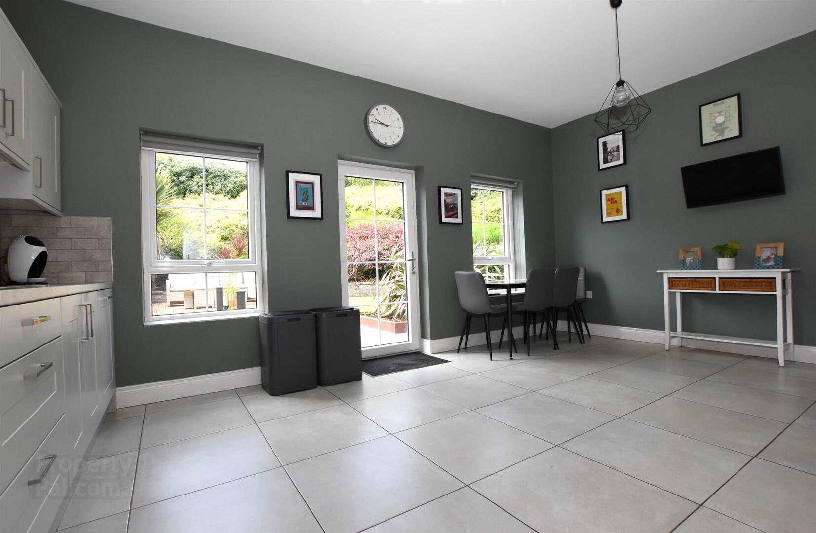 16 Blackwood Crescent 7 of 24