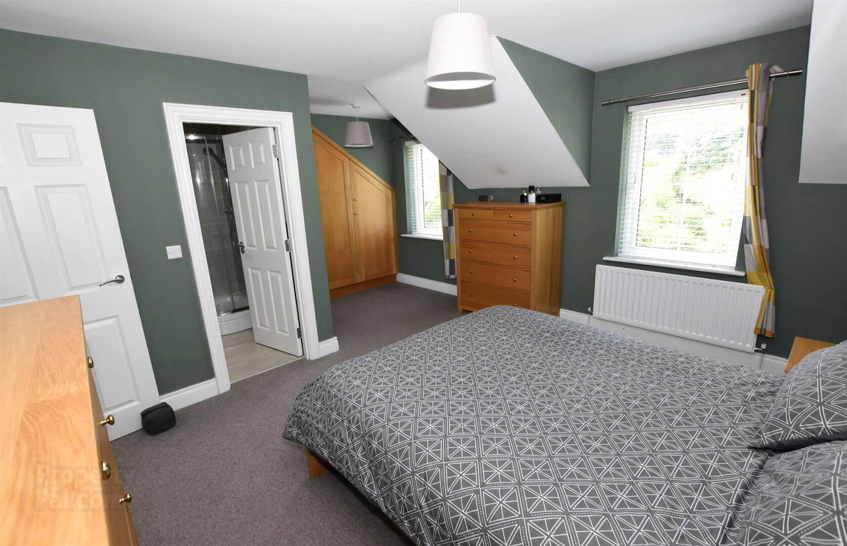 16 Blackwood Crescent 10 of 24