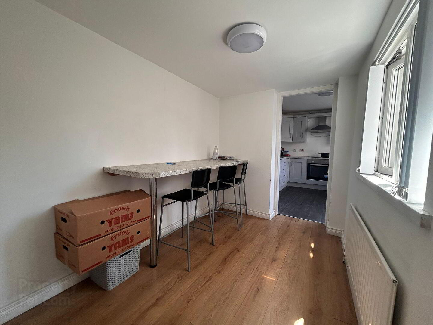 Room 5, Portmore Street 5 of 6