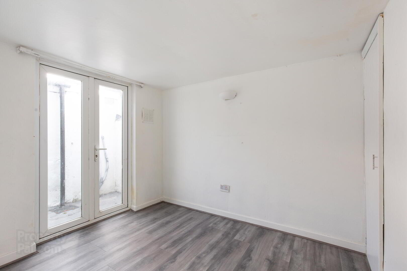 12 Harman Street 6 of 8