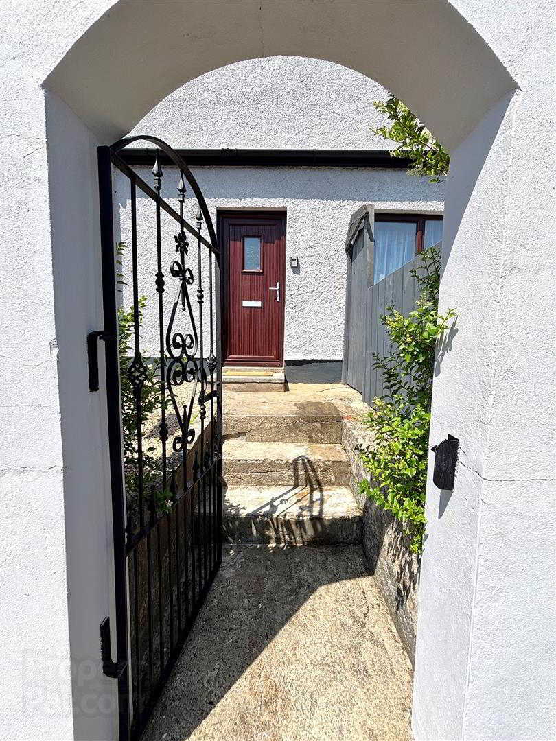 9 Prestwick Drive 3 of 20