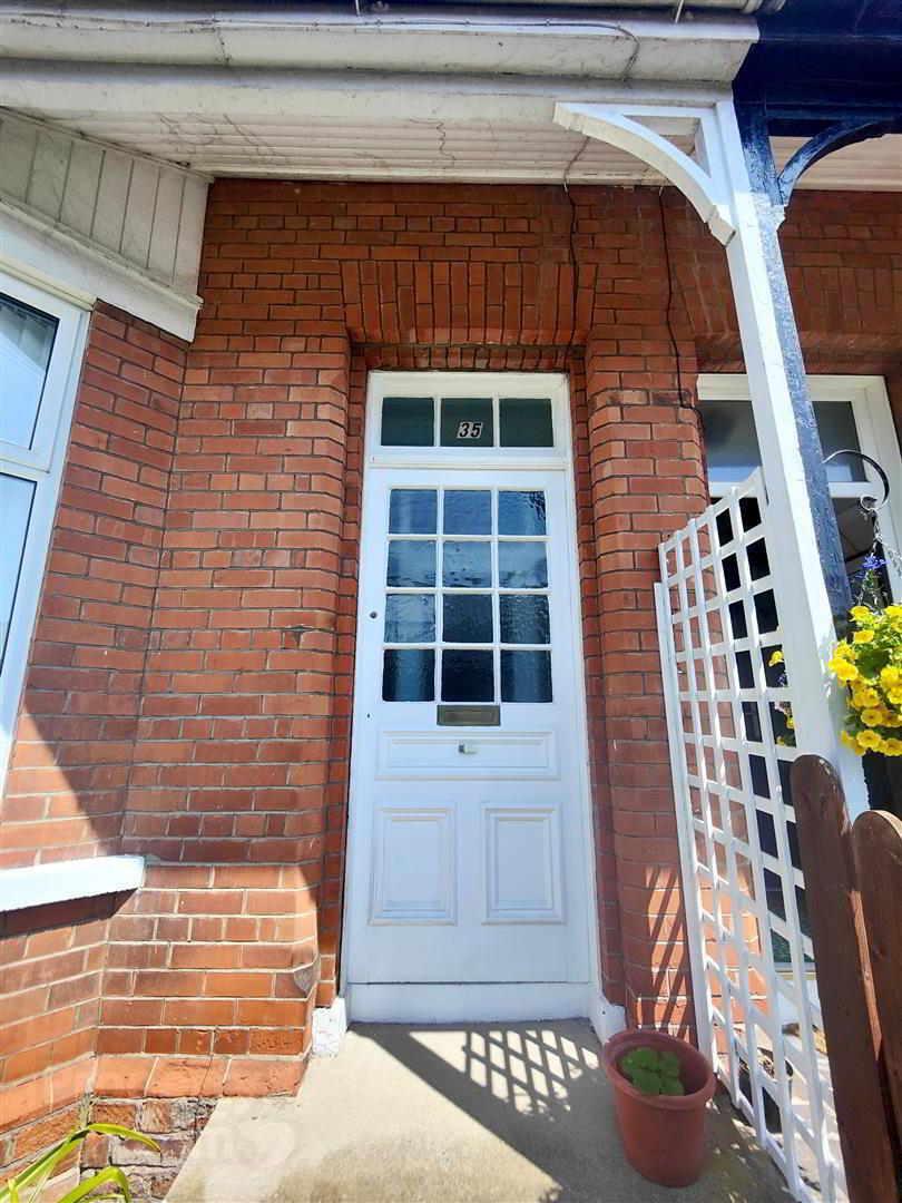 35 Ophir Gardens 4 of 34