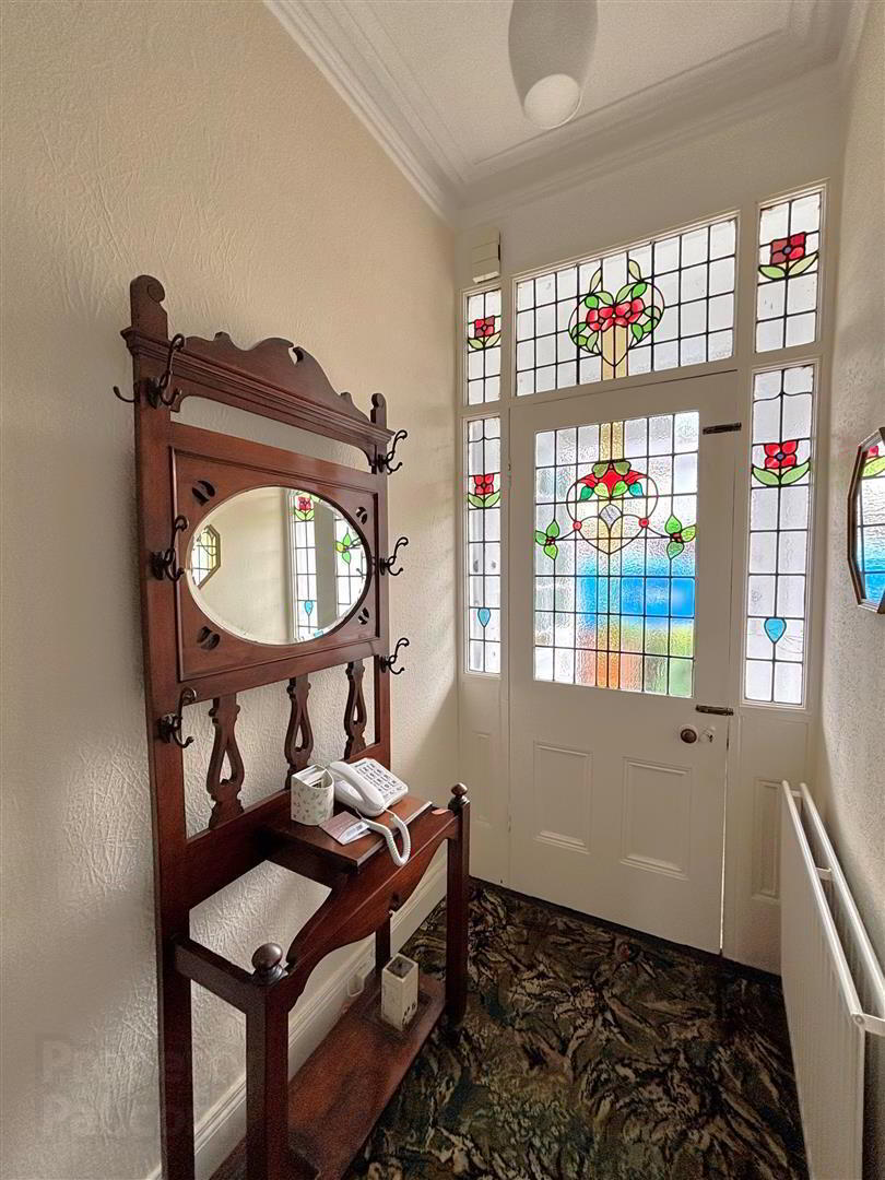 35 Ophir Gardens 6 of 34