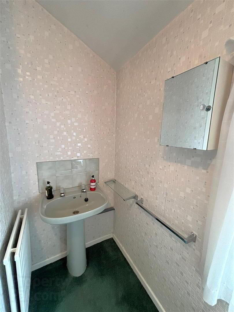 35 Ophir Gardens 21 of 34