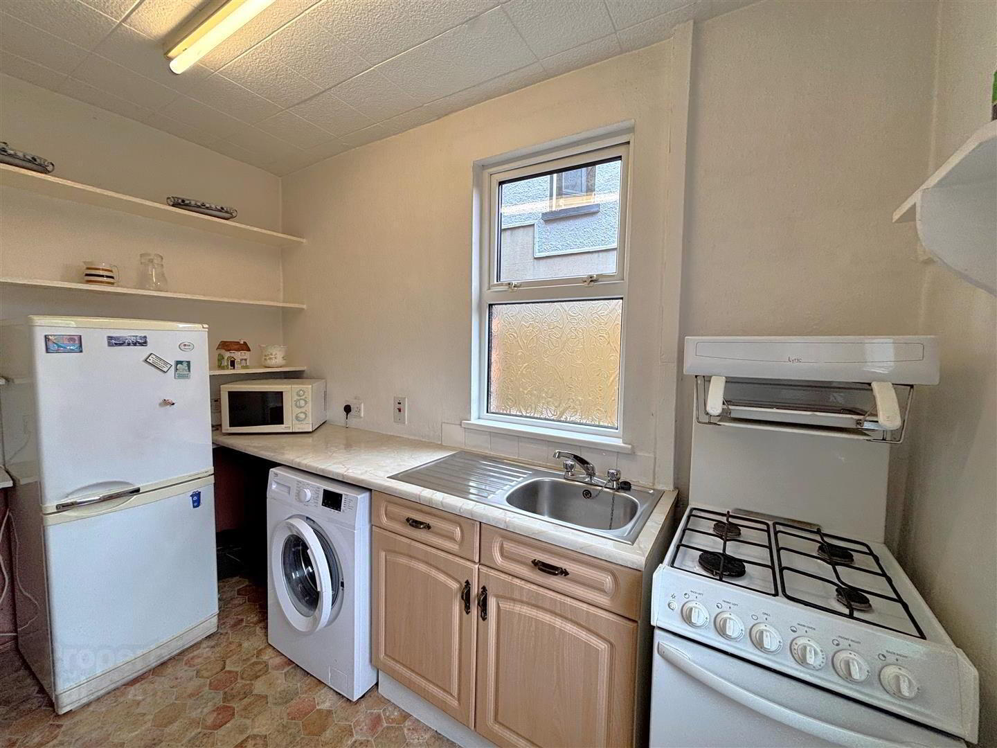 35 Ophir Gardens 17 of 34