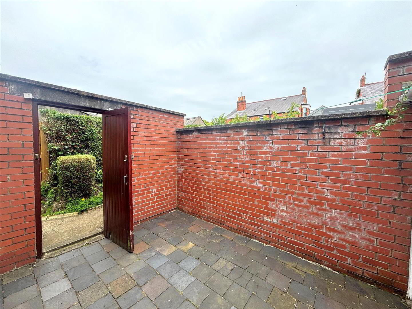35 Ophir Gardens 29 of 34