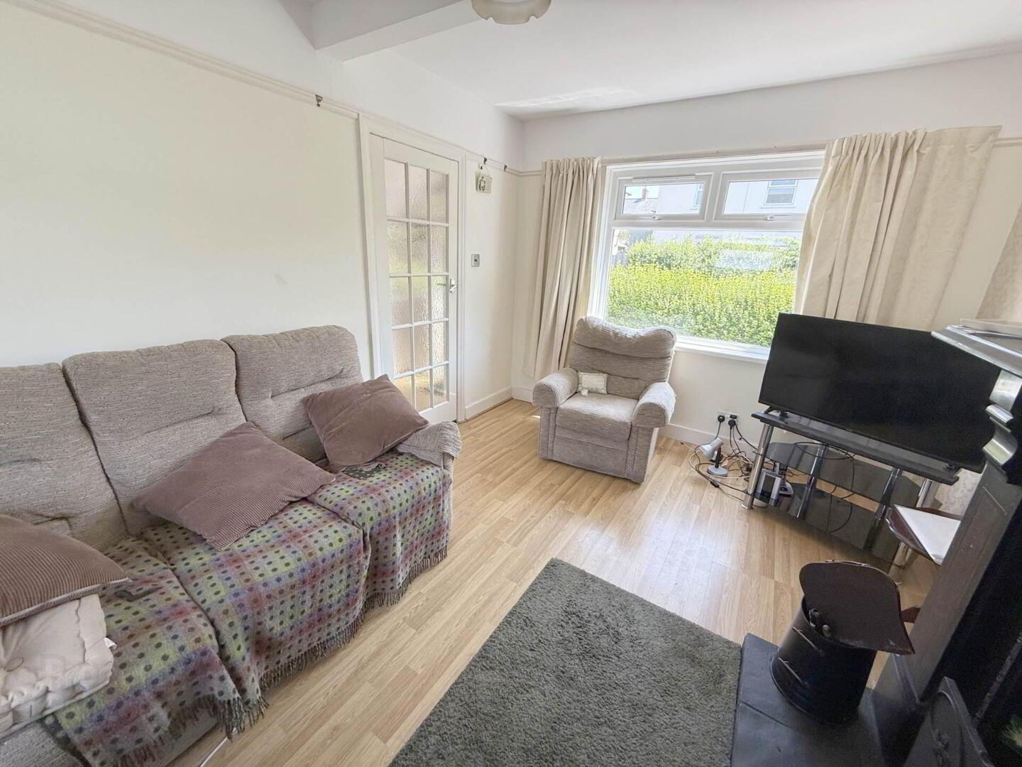 property description image