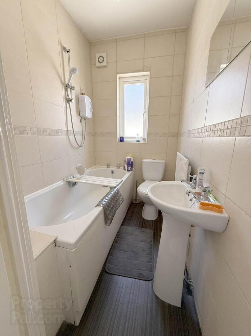 13 Chesham Drive 9 of 11