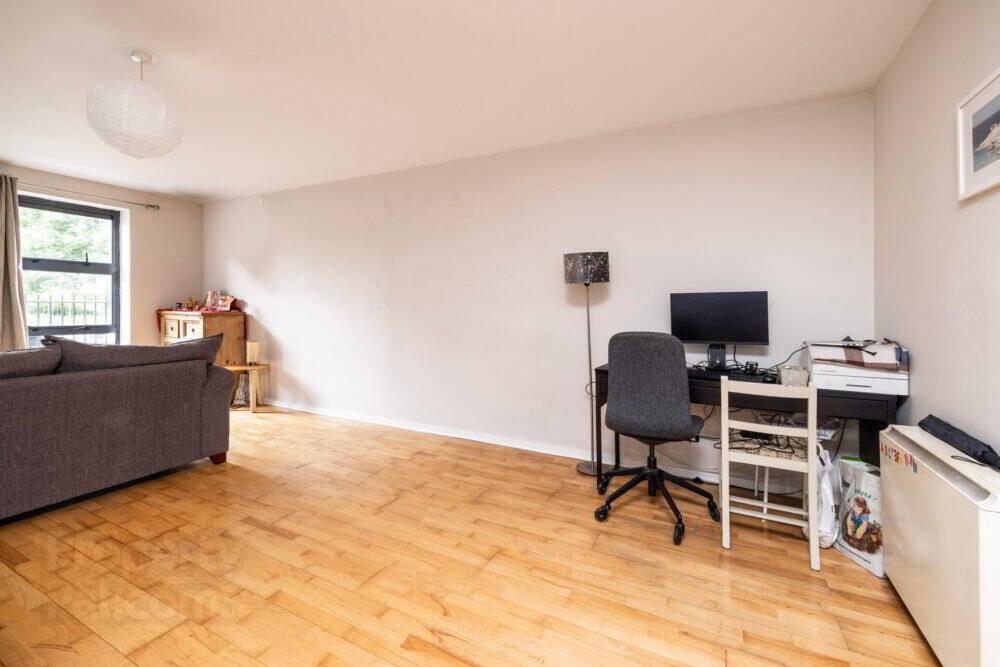 Apt 10, Compass Court Sourt 4 of 23