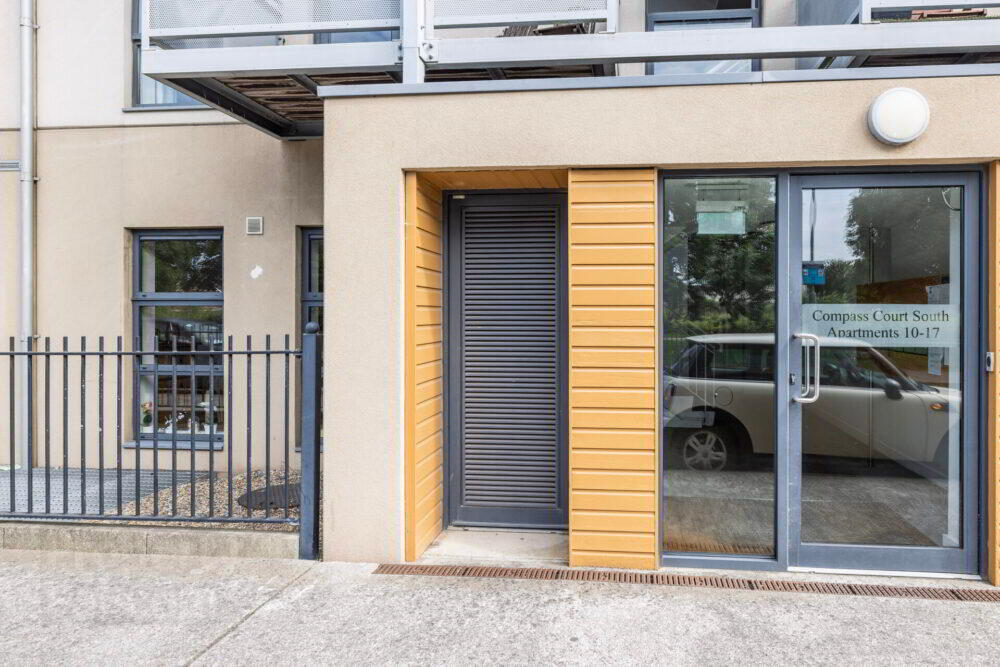 Apt 10, Compass Court Sourt 3 of 23