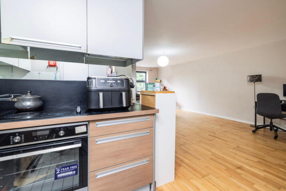Apt 10, Compass Court Sourt 7 of 23