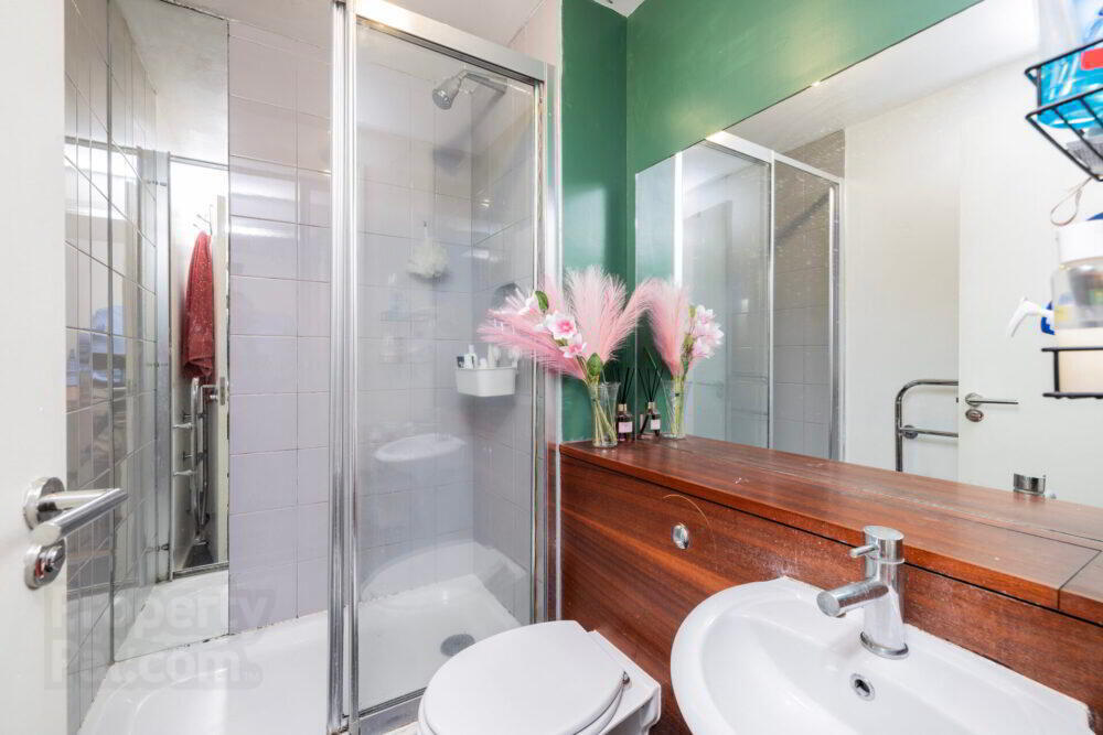 Apt 10, Compass Court Sourt 11 of 23