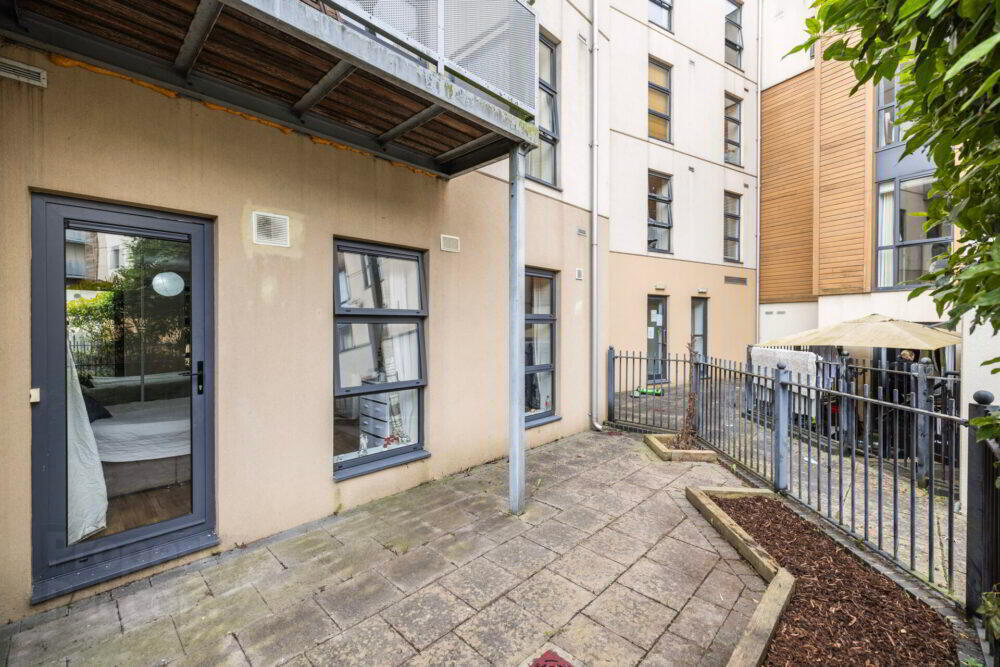 Apt 10, Compass Court Sourt 21 of 23