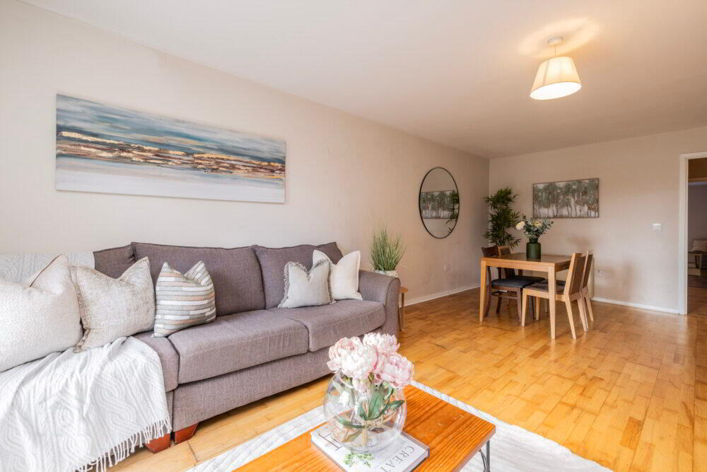 Apt 10, Compass Court Sourt 2 of 28