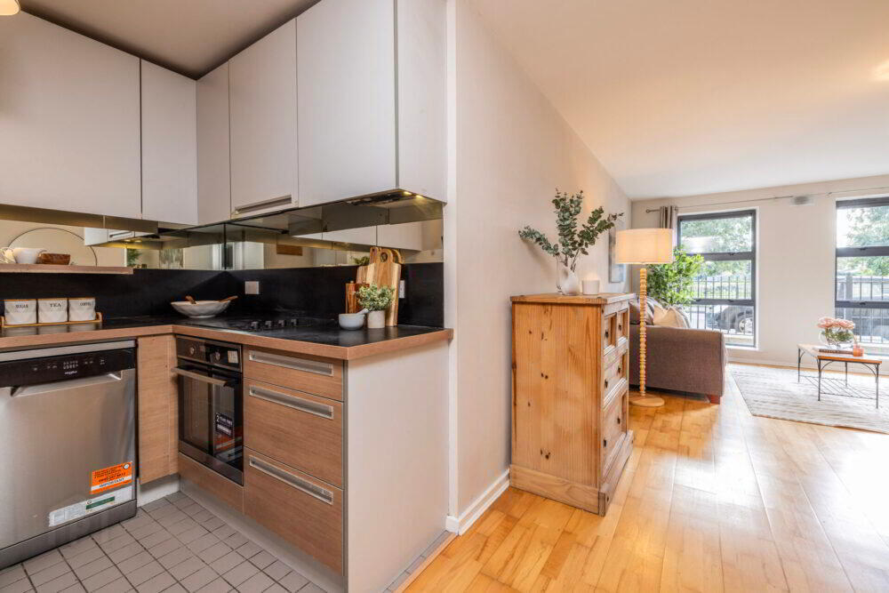 Apt 10, Compass Court Sourt 4 of 28