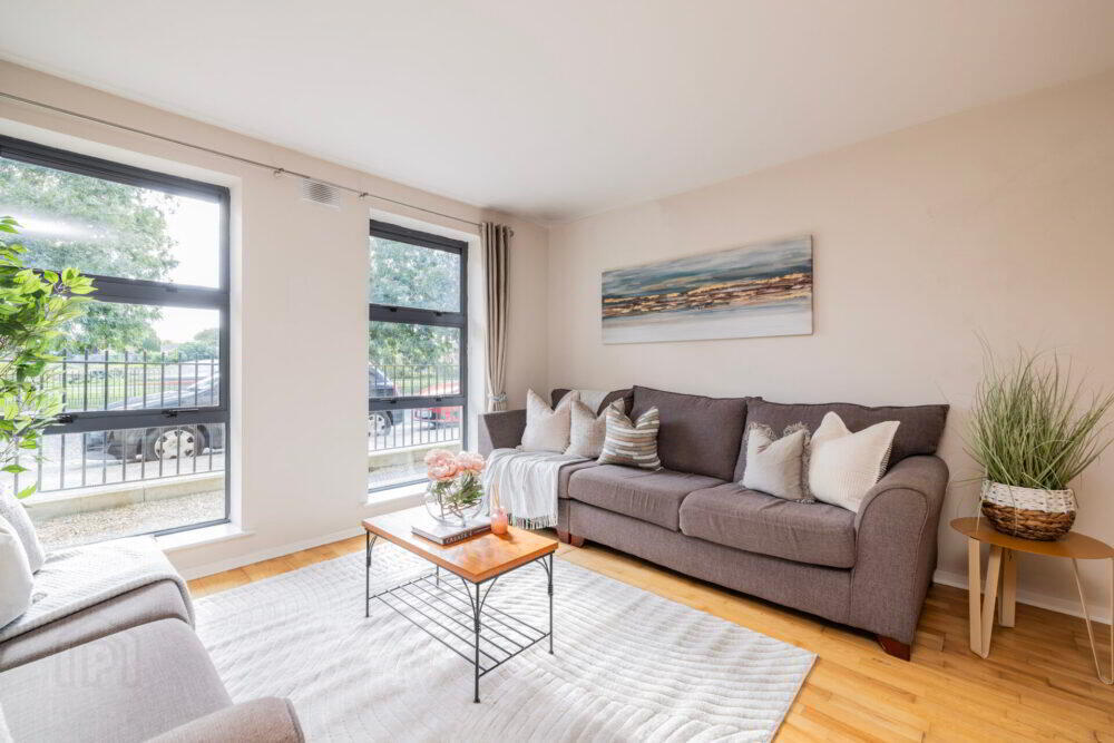 Apt 10, Compass Court Sourt 27 of 28