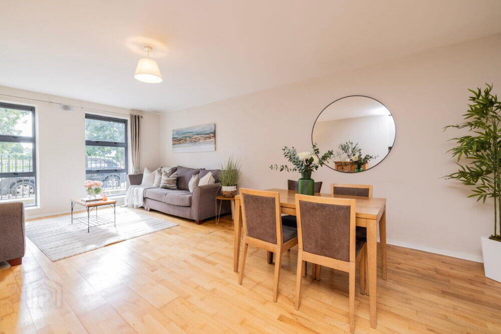 Apt 10, Compass Court Sourt 25 of 28