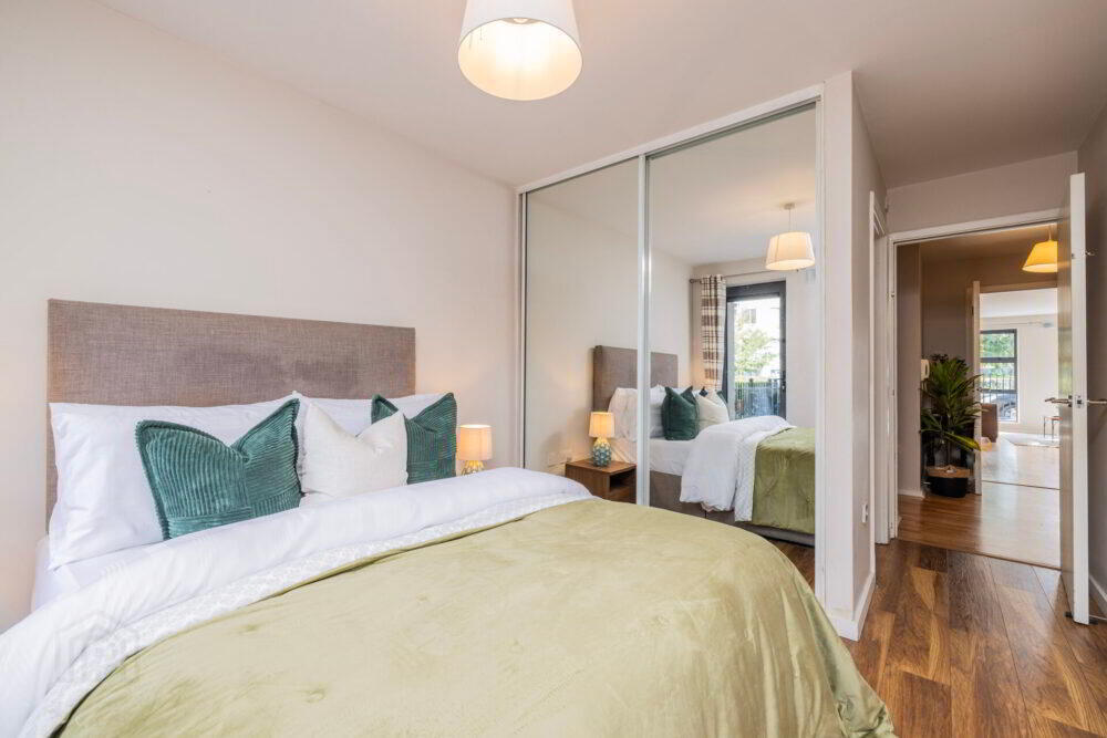 Apt 10, Compass Court Sourt 15 of 28