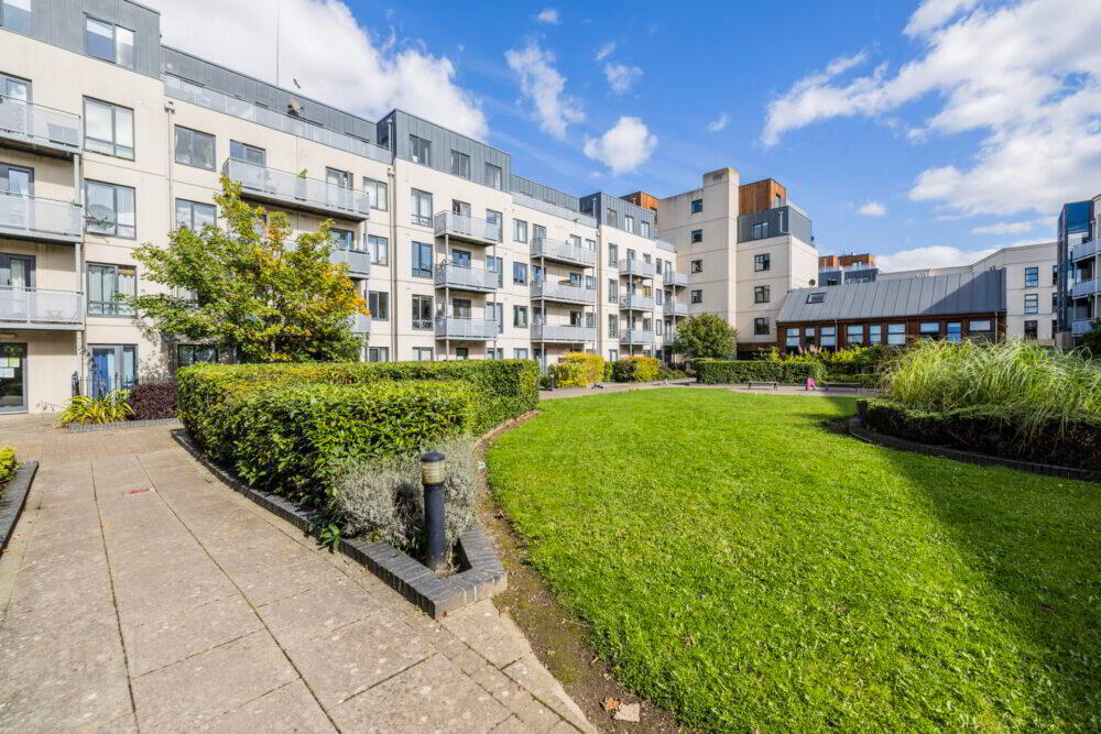 Apt 10, Compass Court Sourt 16 of 28