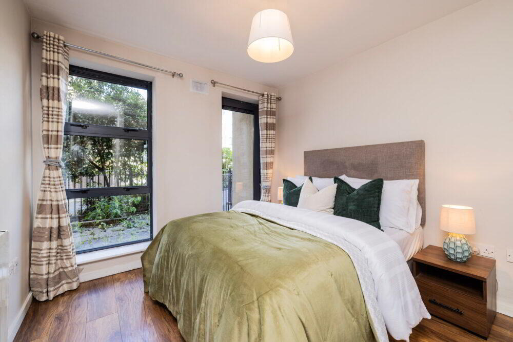Apt 10, Compass Court Sourt 14 of 28