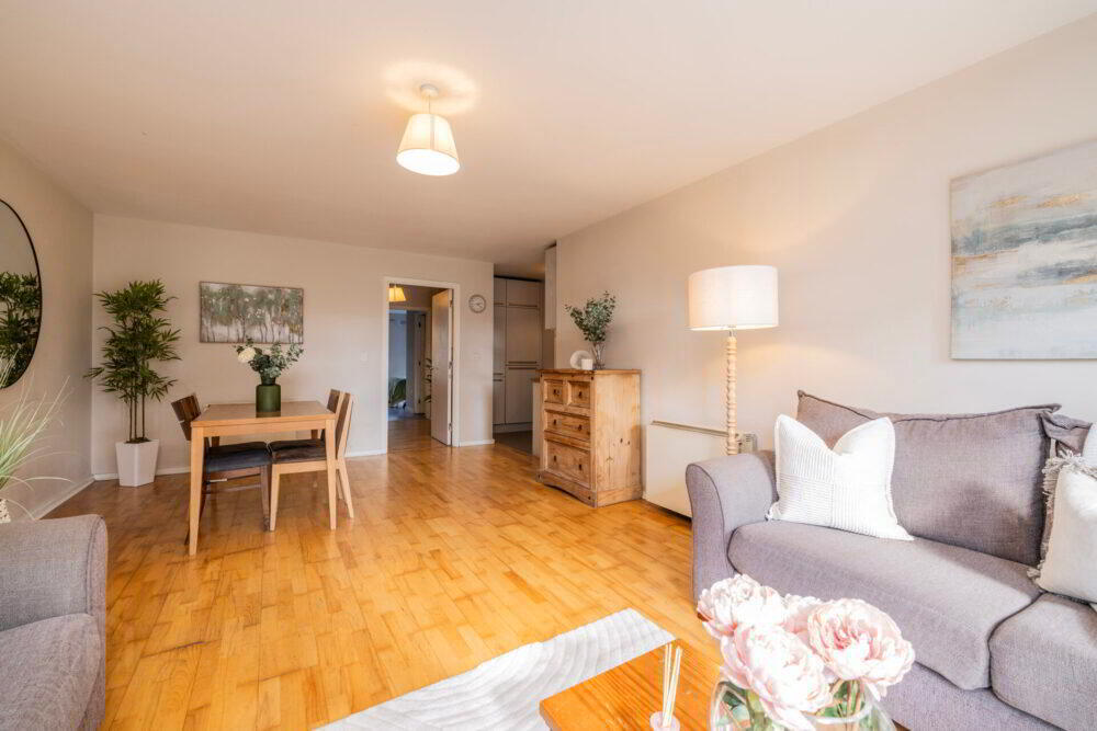 Apt 10, Compass Court Sourt 28 of 28